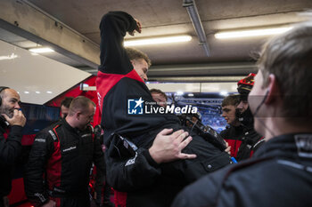 2024-06-13 - 70 IRIBE Brendan (usa), MILLROY Ollie (gar), SCHANDORFF Frederik (dnk), Inception Racing, McLaren 720S LMGT3 Evo, LM GT3, celebrating during the Hyperpole of the 2024 24 Hours of Le Mans, 4th round of the 2024 FIA World Endurance Championship, on the Circuit des 24 Heures du Mans, on June 13, 2024 in Le Mans, France - 24 HEURES DU MANS 2024 - THURSDAY - HYPERPOLE - ENDURANCE - MOTORS