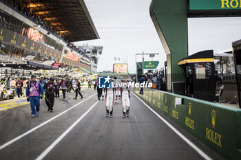 2024-06-13 - 70 IRIBE Brendan (usa), MILLROY Ollie (gar), SCHANDORFF Frederik (dnk), Inception Racing, McLaren 720S LMGT3 Evo, LM GT3, celebrating during the Hyperpole of the 2024 24 Hours of Le Mans, 4th round of the 2024 FIA World Endurance Championship, on the Circuit des 24 Heures du Mans, on June 13, 2024 in Le Mans, France - 24 HEURES DU MANS 2024 - THURSDAY - HYPERPOLE - ENDURANCE - MOTORS