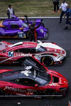 2024-06-13 - 70 IRIBE Brendan (usa), MILLROY Ollie (gar), SCHANDORFF Frederik (dnk), Inception Racing, McLaren 720S LMGT3 Evo, LM GT3, 14 HYETT PJ (usa), DELETRAZ Louis (swi), QUINN Alex (gbr), AO by TF, Oreca 07 - Gibson #14, LMP2 PRO/AM, 06 ESTRE Kevin (fra), LOTTERER André (ger), VANTHOOR Laurens (bel), Porsche Penske Motorsport, Porsche 963 #06, Hypercar, FIA WEC, celebration during the Hyperpole of the 2024 24 Hours of Le Mans, 4th round of the 2024 FIA World Endurance Championship, on the Circuit des 24 Heures du Mans, on June 13, 2024 in Le Mans, France - 24 HEURES DU MANS 2024 - THURSDAY - HYPERPOLE - ENDURANCE - MOTORS