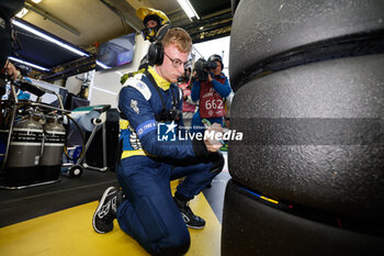 2024-06-13 - michelin engineer, portrait, during the Hyperpole of the 2024 24 Hours of Le Mans, 4th round of the 2024 FIA World Endurance Championship, on the Circuit des 24 Heures du Mans, on June 13, 2024 in Le Mans, France - 24 HEURES DU MANS 2024 - THURSDAY - HYPERPOLE - ENDURANCE - MOTORS