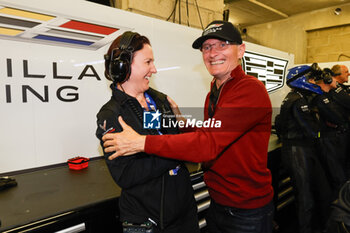 2024-06-13 - WONTROP Klauser Laura, Director of Cadillac Race program, portrait, Patrick BOURDAIS, during the Hyperpole of the 2024 24 Hours of Le Mans, 4th round of the 2024 FIA World Endurance Championship, on the Circuit des 24 Heures du Mans, on June 13, 2024 in Le Mans, France - 24 HEURES DU MANS 2024 - THURSDAY - HYPERPOLE - ENDURANCE - MOTORS