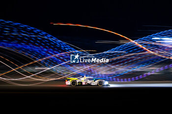 2024-06-13 - 94 VANDOORNE Stoffel (bel), DUVAL Loïc (fra), DI RESTA Paul (gbr), Peugeot TotalEnergies, Peugeot 9x8 #94, Hypercar, FIA WEC, action during the Free Practice 4 of the 2024 24 Hours of Le Mans, 4th round of the 2024 FIA World Endurance Championship, on the Circuit des 24 Heures du Mans, on June 13, 2024 in Le Mans, France - 24 HEURES DU MANS 2024 - THURSDAY - FREE PRACTICE 4 - ENDURANCE - MOTORS