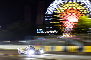 2024-06-13 - 93 VERGNE Jean-Eric (fra), JENSEN Mikkel (dnk), MULLER Nico (swi), Peugeot TotalEnergies, Peugeot 9x8 #93, Hypercar, FIA WEC, action during the Free Practice 4 of the 2024 24 Hours of Le Mans, 4th round of the 2024 FIA World Endurance Championship, on the Circuit des 24 Heures du Mans, on June 13, 2024 in Le Mans, France - 24 HEURES DU MANS 2024 - THURSDAY - FREE PRACTICE 4 - ENDURANCE - MOTORS