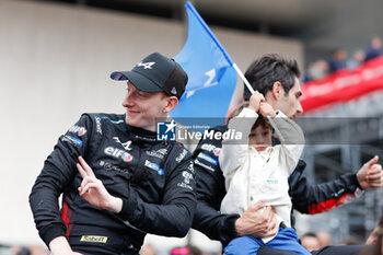 2024-06-14 - MILESI Charles (fra), Alpine Endurance Team #35, Alpine A424, Hypercar, FIA WEC, portrait during the Grande Parade des Pilotes of the 2024 24 Hours of Le Mans, 4th round of the 2024 FIA World Endurance Championship, on the Circuit des 24 Heures du Mans, on June 14, 2024 in Le Mans, France - 24 HEURES DU MANS 2024 - PARADE - ENDURANCE - MOTORS