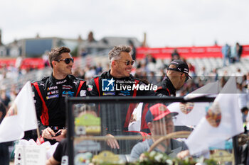 2024-06-14 - 06 ESTRE Kevin (fra), LOTTERER André (ger), VANTHOOR Laurens (bel), Porsche Penske Motorsport, Porsche 963 #06, Hypercar, FIA WEC, portrait during the Grande Parade des Pilotes of the 2024 24 Hours of Le Mans, 4th round of the 2024 FIA World Endurance Championship, on the Circuit des 24 Heures du Mans, on June 14, 2024 in Le Mans, France - 24 HEURES DU MANS 2024 - PARADE - ENDURANCE - MOTORS