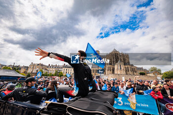 2024-06-14 - CHATIN Paul-Loup (fra), Alpine Endurance Team #35, Alpine A424, Hypercar, FIA WEC, portrait during the Grande Parade des Pilotes of the 2024 24 Hours of Le Mans, 4th round of the 2024 FIA World Endurance Championship, on the Circuit des 24 Heures du Mans, on June 14, 2024 in Le Mans, France- Photo Germain Hazard / DPPI - 24 HEURES DU MANS 2024 - PARADE - ENDURANCE - MOTORS