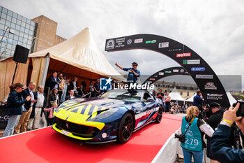 2024-06-14 - Pog and the Pogdarmerie during the Grande Parade des Pilotes of the 2024 24 Hours of Le Mans, 4th round of the 2024 FIA World Endurance Championship, on the Circuit des 24 Heures du Mans, on June 14, 2024 in Le Mans, France- Photo Germain Hazard / DPPI - 24 HEURES DU MANS 2024 - PARADE - ENDURANCE - MOTORS