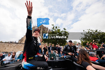 2024-06-14 - 35 MILESI Charles (fra), HABSBURG-Lothringen Ferdinand (aut), CHATIN Paul-Loup (fra), Alpine Endurance Team #35, Alpine A424, Hypercar, FIA WEC, portrait during the Grande Parade des Pilotes of the 2024 24 Hours of Le Mans, 4th round of the 2024 FIA World Endurance Championship, on the Circuit des 24 Heures du Mans, on June 14, 2024 in Le Mans, France- Photo Germain Hazard / DPPI - 24 HEURES DU MANS 2024 - PARADE - ENDURANCE - MOTORS