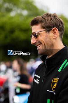 2024-06-14 - GROSJEAN Romain (fra), Lamborghini Iron Lynx, Lamborghini SC63 #19, Hypercar, portrait during the Grande Parade des Pilotes of the 2024 24 Hours of Le Mans, 4th round of the 2024 FIA World Endurance Championship, on the Circuit des 24 Heures du Mans, on June 14, 2024 in Le Mans, France - 24 HEURES DU MANS 2024 - PARADE - ENDURANCE - MOTORS