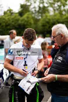 2024-06-14 - FALB John (usa), Duqueine Team, Oreca 07 - Gibson #30, LMP2 PRO/AM, portrait during the Grande Parade des Pilotes of the 2024 24 Hours of Le Mans, 4th round of the 2024 FIA World Endurance Championship, on the Circuit des 24 Heures du Mans, on June 14, 2024 in Le Mans, France - 24 HEURES DU MANS 2024 - PARADE - ENDURANCE - MOTORS