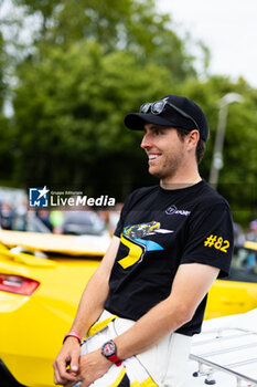 2024-06-14 - JUNCADELLA Daniel (spa), TF Sport, Corvette Z06 GT3.R #82, LM GT3, FIA WEC, portrait during the Grande Parade des Pilotes of the 2024 24 Hours of Le Mans, 4th round of the 2024 FIA World Endurance Championship, on the Circuit des 24 Heures du Mans, on June 14, 2024 in Le Mans, France - 24 HEURES DU MANS 2024 - PARADE - ENDURANCE - MOTORS