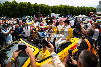 2024-06-14 - BOURDAIS Sébastien (fra), Cadillac Racing, Cadillac V-Series.R #03, Hypercar, portrait during the Grande Parade des Pilotes of the 2024 24 Hours of Le Mans, 4th round of the 2024 FIA World Endurance Championship, on the Circuit des 24 Heures du Mans, on June 14, 2024 in Le Mans, France - 24 HEURES DU MANS 2024 - PARADE - ENDURANCE - MOTORS