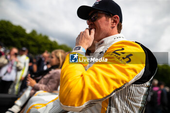 2024-06-14 - DIXON Scott (nzl), Cadillac Racing, Cadillac V-Series.R #03, Hypercar, portrait during the Grande Parade des Pilotes of the 2024 24 Hours of Le Mans, 4th round of the 2024 FIA World Endurance Championship, on the Circuit des 24 Heures du Mans, on June 14, 2024 in Le Mans, France - 24 HEURES DU MANS 2024 - PARADE - ENDURANCE - MOTORS