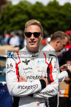 2024-06-14 - SCHANDORFF Frederik (dnk), Inception Racing, McLaren 720S LMGT3 Evo, LM GT3, portrait during the Grande Parade des Pilotes of the 2024 24 Hours of Le Mans, 4th round of the 2024 FIA World Endurance Championship, on the Circuit des 24 Heures du Mans, on June 14, 2024 in Le Mans, France - 24 HEURES DU MANS 2024 - PARADE - ENDURANCE - MOTORS