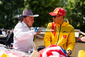 2024-06-14 - YE Yifei (chn), AF Corse, Ferrari 499P #83, Hypercar, FIA WEC, portrait during the Grande Parade des Pilotes of the 2024 24 Hours of Le Mans, 4th round of the 2024 FIA World Endurance Championship, on the Circuit des 24 Heures du Mans, on June 14, 2024 in Le Mans, France - 24 HEURES DU MANS 2024 - PARADE - ENDURANCE - MOTORS