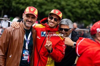 2024-06-14 - GIOVINAZZI Antonio (ita), Ferrari AF Corse, Ferrari 499P #51, Hypercar, FIA WEC, portrait during the Grande Parade des Pilotes of the 2024 24 Hours of Le Mans, 4th round of the 2024 FIA World Endurance Championship, on the Circuit des 24 Heures du Mans, on June 14, 2024 in Le Mans, France - 24 HEURES DU MANS 2024 - PARADE - ENDURANCE - MOTORS