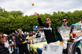 2024-06-14 - GROSJEAN Romain (fra), Lamborghini Iron Lynx, Lamborghini SC63 #19, Hypercar, portrait during the Grande Parade des Pilotes of the 2024 24 Hours of Le Mans, 4th round of the 2024 FIA World Endurance Championship, on the Circuit des 24 Heures du Mans, on June 14, 2024 in Le Mans, France - 24 HEURES DU MANS 2024 - PARADE - ENDURANCE - MOTORS