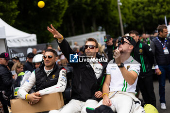 2024-06-14 - KVYAT Daniil, Lamborghini Iron Lynx, Lamborghini SC63 #63, Hypercar, FIA WEC, portrait during the Grande Parade des Pilotes of the 2024 24 Hours of Le Mans, 4th round of the 2024 FIA World Endurance Championship, on the Circuit des 24 Heures du Mans, on June 14, 2024 in Le Mans, France - 24 HEURES DU MANS 2024 - PARADE - ENDURANCE - MOTORS