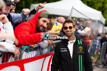 2024-06-14 - GROSJEAN Romain (fra), Lamborghini Iron Lynx, Lamborghini SC63 #19, Hypercar, portrait during the Grande Parade des Pilotes of the 2024 24 Hours of Le Mans, 4th round of the 2024 FIA World Endurance Championship, on the Circuit des 24 Heures du Mans, on June 14, 2024 in Le Mans, France - 24 HEURES DU MANS 2024 - PARADE - ENDURANCE - MOTORS