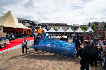 2024-06-14 - Ambiance during the Grande Parade des Pilotes of the 2024 24 Hours of Le Mans, 4th round of the 2024 FIA World Endurance Championship, on the Circuit des 24 Heures du Mans, on June 14, 2024 in Le Mans, France - 24 HEURES DU MANS 2024 - PARADE - ENDURANCE - MOTORS