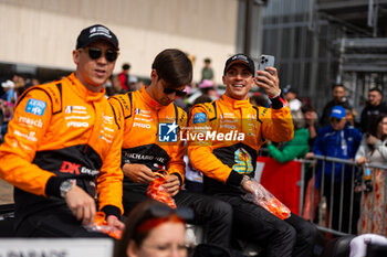 2024-06-14 - 59 SAUCY Grégoire (swi), COTTINGHAM James (gbr), COSTA Nicolas (bra), United Autosports, McLaren 720S GT3 Evo #59, LM GT3, FIA WEC, action during the Grande Parade des Pilotes of the 2024 24 Hours of Le Mans, 4th round of the 2024 FIA World Endurance Championship, on the Circuit des 24 Heures du Mans, on June 14, 2024 in Le Mans, France - 24 HEURES DU MANS 2024 - PARADE - ENDURANCE - MOTORS