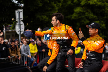 2024-06-14 - PINO Nico (chl), United Autosports, McLaren 720S GT3 Evo #95, LM GT3, FIA WEC, portrait during the Grande Parade des Pilotes of the 2024 24 Hours of Le Mans, 4th round of the 2024 FIA World Endurance Championship, on the Circuit des 24 Heures du Mans, on June 14, 2024 in Le Mans, France - 24 HEURES DU MANS 2024 - PARADE - ENDURANCE - MOTORS