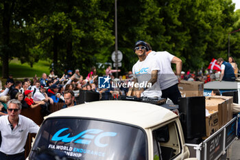 2024-06-14 - Ambiance during the Grande Parade des Pilotes of the 2024 24 Hours of Le Mans, 4th round of the 2024 FIA World Endurance Championship, on the Circuit des 24 Heures du Mans, on June 14, 2024 in Le Mans, France - 24 HEURES DU MANS 2024 - PARADE - ENDURANCE - MOTORS