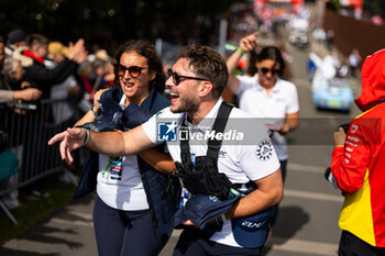 2024-06-14 - Ambiance during the Grande Parade des Pilotes of the 2024 24 Hours of Le Mans, 4th round of the 2024 FIA World Endurance Championship, on the Circuit des 24 Heures du Mans, on June 14, 2024 in Le Mans, France - 24 HEURES DU MANS 2024 - PARADE - ENDURANCE - MOTORS