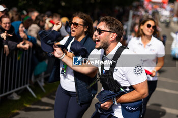 2024-06-14 - Ambiance during the Grande Parade des Pilotes of the 2024 24 Hours of Le Mans, 4th round of the 2024 FIA World Endurance Championship, on the Circuit des 24 Heures du Mans, on June 14, 2024 in Le Mans, France - 24 HEURES DU MANS 2024 - PARADE - ENDURANCE - MOTORS