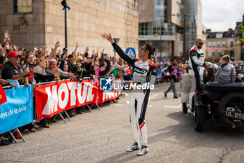 2024-06-14 - GELAEL Sean (ind), Team WRT, BMW M4 GT3 #31, LM GT3, FIA WEC, portrait during the Grande Parade des Pilotes of the 2024 24 Hours of Le Mans, 4th round of the 2024 FIA World Endurance Championship, on the Circuit des 24 Heures du Mans, on June 14, 2024 in Le Mans, France - 24 HEURES DU MANS 2024 - PARADE - ENDURANCE - MOTORS