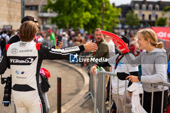 2024-06-14 - FLUXA Luna, portrait during the Grande Parade des Pilotes of the 2024 24 Hours of Le Mans, 4th round of the 2024 FIA World Endurance Championship, on the Circuit des 24 Heures du Mans, on June 14, 2024 in Le Mans, France - 24 HEURES DU MANS 2024 - PARADE - ENDURANCE - MOTORS