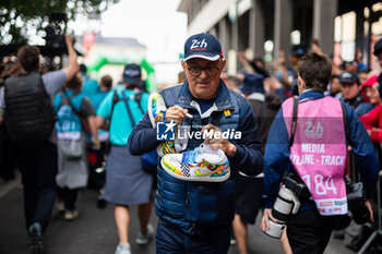 2024-06-14 - ROSSI Valentino (ita), Team WRT, BMW M4 GT3 #46, LM GT3 #44, FIA WEC, portrait during the Grande Parade des Pilotes of the 2024 24 Hours of Le Mans, 4th round of the 2024 FIA World Endurance Championship, on the Circuit des 24 Heures du Mans, on June 14, 2024 in Le Mans, France - 24 HEURES DU MANS 2024 - PARADE - ENDURANCE - MOTORS