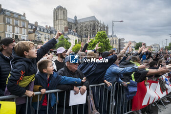 2024-06-14 - Atmosphere, ambiance during the Grande Parade des Pilotes of the 2024 24 Hours of Le Mans, 4th round of the 2024 FIA World Endurance Championship, on the Circuit des 24 Heures du Mans, on June 14, 2024 in Le Mans, France - 24 HEURES DU MANS 2024 - PARADE - ENDURANCE - MOTORS