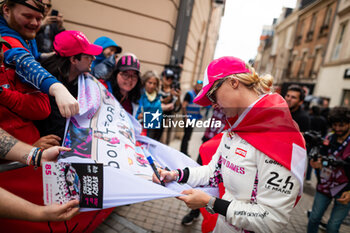 2024-06-14 - BOVY Sarah (bel), Iron Dames, Lamborghini Huracan GT3 Evo2 #85, LM GT3, FIA WEC, portrait during the Grande Parade des Pilotes of the 2024 24 Hours of Le Mans, 4th round of the 2024 FIA World Endurance Championship, on the Circuit des 24 Heures du Mans, on June 14, 2024 in Le Mans, France - 24 HEURES DU MANS 2024 - PARADE - ENDURANCE - MOTORS