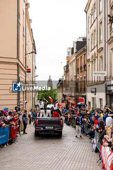 2024-06-14 - 183 PERRODO François (fra), BARNICOAT Ben (gbr), VARRONE Nicolas (arg), AF Corse, Oreca 07 - Gibson #183, LMP2 PRO/AM, action during the Grande Parade des Pilotes of the 2024 24 Hours of Le Mans, 4th round of the 2024 FIA World Endurance Championship, on the Circuit des 24 Heures du Mans, on June 14, 2024 in Le Mans, France - 24 HEURES DU MANS 2024 - PARADE - ENDURANCE - MOTORS