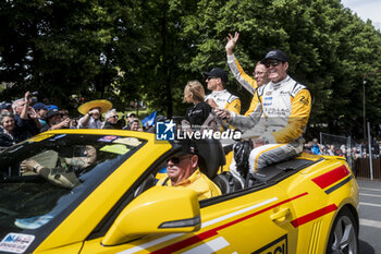 2024-06-14 - 03 BOURDAIS Sébastien (fra), VAN DER ZANDE Renger (ned), DIXON Scott (nzl), Cadillac Racing, Cadillac V-Series.R #03, Hypercar, portrait during the Grande Parade des Pilotes of the 2024 24 Hours of Le Mans, 4th round of the 2024 FIA World Endurance Championship, on the Circuit des 24 Heures du Mans, on June 14, 2024 in Le Mans, France - 24 HEURES DU MANS 2024 - PARADE - ENDURANCE - MOTORS