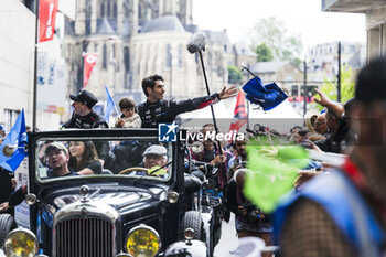 2024-06-14 - CHATIN Paul-Loup (fra), Alpine Endurance Team #35, Alpine A424, Hypercar, FIA WEC, portrait during the Grande Parade des Pilotes of the 2024 24 Hours of Le Mans, 4th round of the 2024 FIA World Endurance Championship, on the Circuit des 24 Heures du Mans, on June 14, 2024 in Le Mans, France - 24 HEURES DU MANS 2024 - PARADE - ENDURANCE - MOTORS