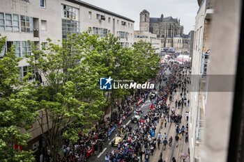 2024-06-14 - Ambiance, atmosphere during the Grande Parade des Pilotes of the 2024 24 Hours of Le Mans, 4th round of the 2024 FIA World Endurance Championship, on the Circuit des 24 Heures du Mans, on June 14, 2024 in Le Mans, France - 24 HEURES DU MANS 2024 - PARADE - ENDURANCE - MOTORS