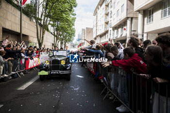 2024-06-14 - 37 FLUXA Lorenzo (spa), JAKOBSEN Malthe (dnk), MIYATA Ritomo (jpn), Cool Racing, Oreca 07 - Gibson #37, LMP2, portrait during the Grande Parade des Pilotes of the 2024 24 Hours of Le Mans, 4th round of the 2024 FIA World Endurance Championship, on the Circuit des 24 Heures du Mans, on June 14, 2024 in Le Mans, France - 24 HEURES DU MANS 2024 - PARADE - ENDURANCE - MOTORS