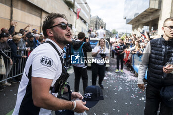 2024-06-14 - WEC orga, ambiance during the Grande Parade des Pilotes of the 2024 24 Hours of Le Mans, 4th round of the 2024 FIA World Endurance Championship, on the Circuit des 24 Heures du Mans, on June 14, 2024 in Le Mans, France - 24 HEURES DU MANS 2024 - PARADE - ENDURANCE - MOTORS