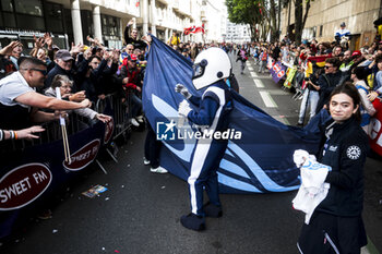 2024-06-14 - WEC orga, ambiance during the Grande Parade des Pilotes of the 2024 24 Hours of Le Mans, 4th round of the 2024 FIA World Endurance Championship, on the Circuit des 24 Heures du Mans, on June 14, 2024 in Le Mans, France - 24 HEURES DU MANS 2024 - PARADE - ENDURANCE - MOTORS