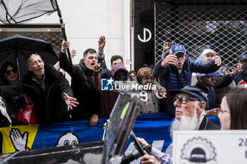 2024-06-14 - Atmosphere, ambiance during the Grande Parade des Pilotes of the 2024 24 Hours of Le Mans, 4th round of the 2024 FIA World Endurance Championship, on the Circuit des 24 Heures du Mans, on June 14, 2024 in Le Mans, France - 24 HEURES DU MANS 2024 - PARADE - ENDURANCE - MOTORS