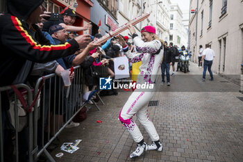 2024-06-14 - BOVY Sarah (bel), Iron Dames, Lamborghini Huracan GT3 Evo2 #85, LM GT3, FIA WEC, portrait during the Grande Parade des Pilotes of the 2024 24 Hours of Le Mans, 4th round of the 2024 FIA World Endurance Championship, on the Circuit des 24 Heures du Mans, on June 14, 2024 in Le Mans, France - 24 HEURES DU MANS 2024 - PARADE - ENDURANCE - MOTORS