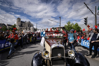 2024-06-14 - 51 PIER GUIDI Alessandro (ita), CALADO James (gbr), GIOVINAZZI Antonio (ita), Ferrari AF Corse, Ferrari 499P #51, Hypercar, FIA WEC, ambiance portrait during the Grande Parade des Pilotes of the 2024 24 Hours of Le Mans, 4th round of the 2024 FIA World Endurance Championship, on the Circuit des 24 Heures du Mans, on June 14, 2024 in Le Mans, France - 24 HEURES DU MANS 2024 - PARADE - ENDURANCE - MOTORS