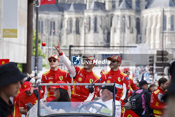 2024-06-14 - 50 FUOCO Antonio (ita), MOLINA Miguel (spa), NIELSEN Nicklas (dnk), Ferrari AF Corse, Ferrari 499P #50, Hypercar, FIA WEC, ambiance portrait during the Grande Parade des Pilotes of the 2024 24 Hours of Le Mans, 4th round of the 2024 FIA World Endurance Championship, on the Circuit des 24 Heures du Mans, on June 14, 2024 in Le Mans, France - 24 HEURES DU MANS 2024 - PARADE - ENDURANCE - MOTORS