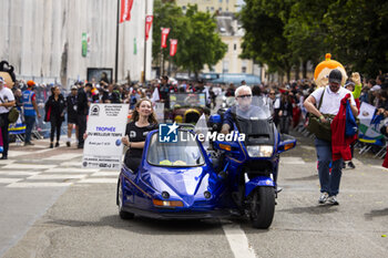 2024-06-14 - Ambiance during the Grande Parade des Pilotes of the 2024 24 Hours of Le Mans, 4th round of the 2024 FIA World Endurance Championship, on the Circuit des 24 Heures du Mans, on June 14, 2024 in Le Mans, France - 24 HEURES DU MANS 2024 - PARADE - ENDURANCE - MOTORS