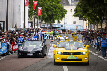 2024-06-14 - 03 BOURDAIS Sébastien (fra), VAN DER ZANDE Renger (ned), DIXON Scott (nzl), Cadillac Racing, Cadillac V-Series.R #03, Hypercar, ambiance during the Grande Parade des Pilotes of the 2024 24 Hours of Le Mans, 4th round of the 2024 FIA World Endurance Championship, on the Circuit des 24 Heures du Mans, on June 14, 2024 in Le Mans, France - 24 HEURES DU MANS 2024 - PARADE - ENDURANCE - MOTORS