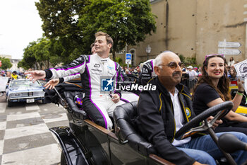 2024-06-14 - DELETRAZ Louis (swi), AO by TF, Oreca 07 - Gibson #14, LMP2 PRO/AM, portrait during the Grande Parade des Pilotes of the 2024 24 Hours of Le Mans, 4th round of the 2024 FIA World Endurance Championship, on the Circuit des 24 Heures du Mans, on June 14, 2024 in Le Mans, France - 24 HEURES DU MANS 2024 - PARADE - ENDURANCE - MOTORS