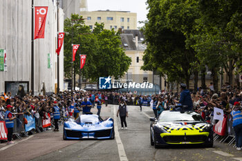 2024-06-14 - Alpenglow during the Grande Parade des Pilotes of the 2024 24 Hours of Le Mans, 4th round of the 2024 FIA World Endurance Championship, on the Circuit des 24 Heures du Mans, on June 14, 2024 in Le Mans, France - 24 HEURES DU MANS 2024 - PARADE - ENDURANCE - MOTORS