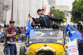 2024-06-14 - VAXIVIERE Matthieu (fra), Alpine Endurance Team, Alpine A424 #36, Hypercar, FIA WEC, portrait during the Grande Parade des Pilotes of the 2024 24 Hours of Le Mans, 4th round of the 2024 FIA World Endurance Championship, on the Circuit des 24 Heures du Mans, on June 14, 2024 in Le Mans, France - 24 HEURES DU MANS 2024 - PARADE - ENDURANCE - MOTORS